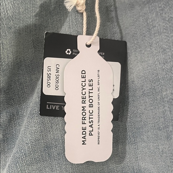 Eddie Bauer Women's Light Wash Straight Leg Jeans Size 18T - Picture 4 of 11